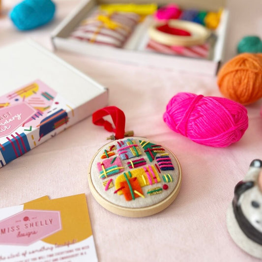 Mini Abstract Embroidery Kit