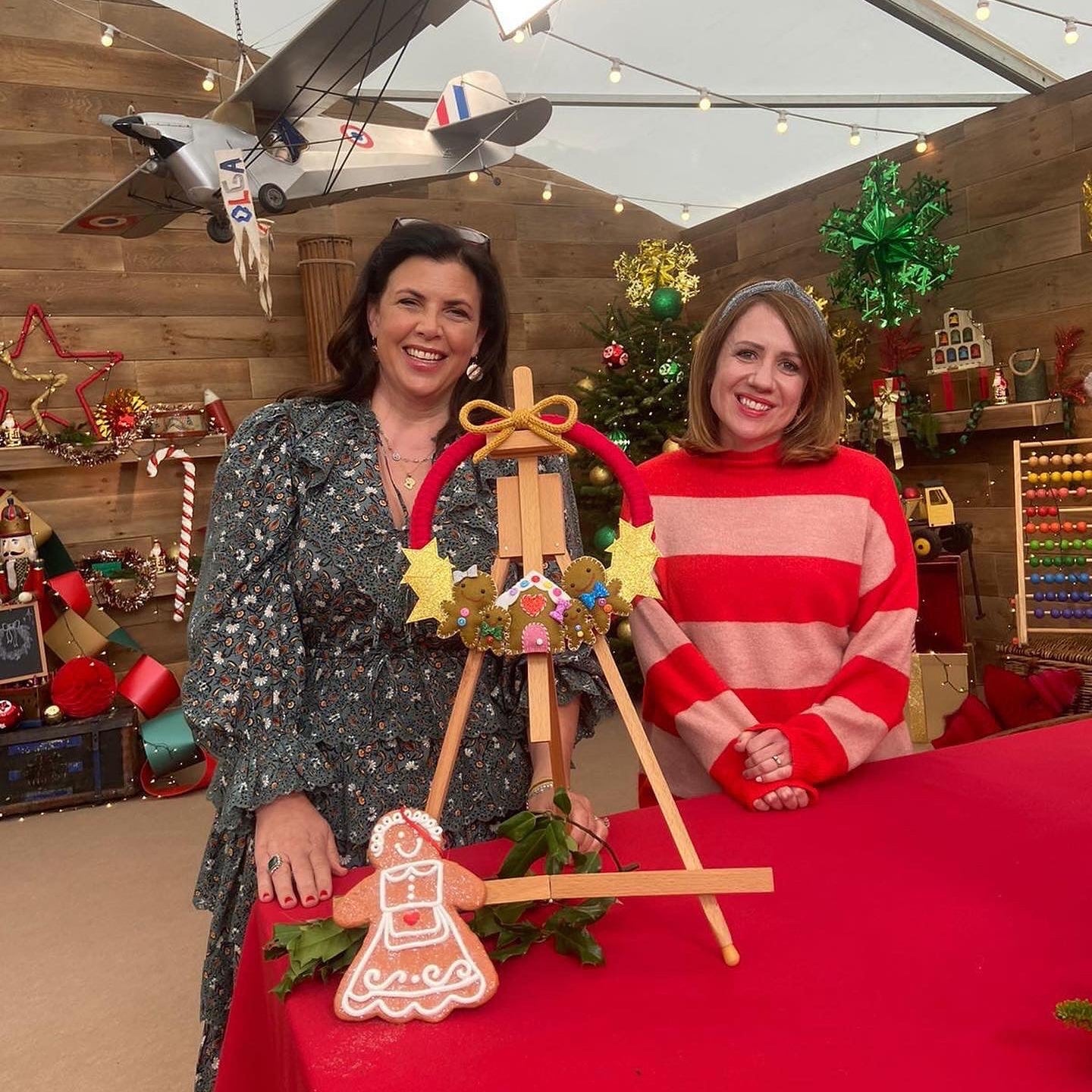 Miss Shelly Designs & Kirstie Allsop with the Gingerbread Family Wreath Shell made for the show - Kirstie's Handmade Christmas.